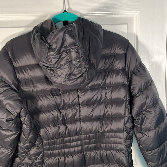 Michael Kors NWOT three-quarter puffer jacket with storage bag black size large - Picture 6 of 9